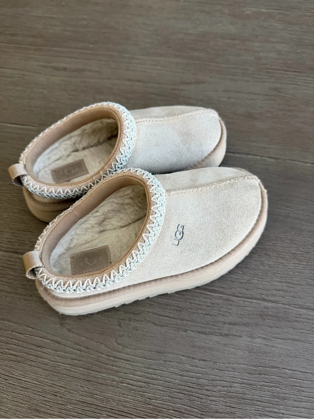 UGG Kids Beige/Tan Suede Moccasin Slippers